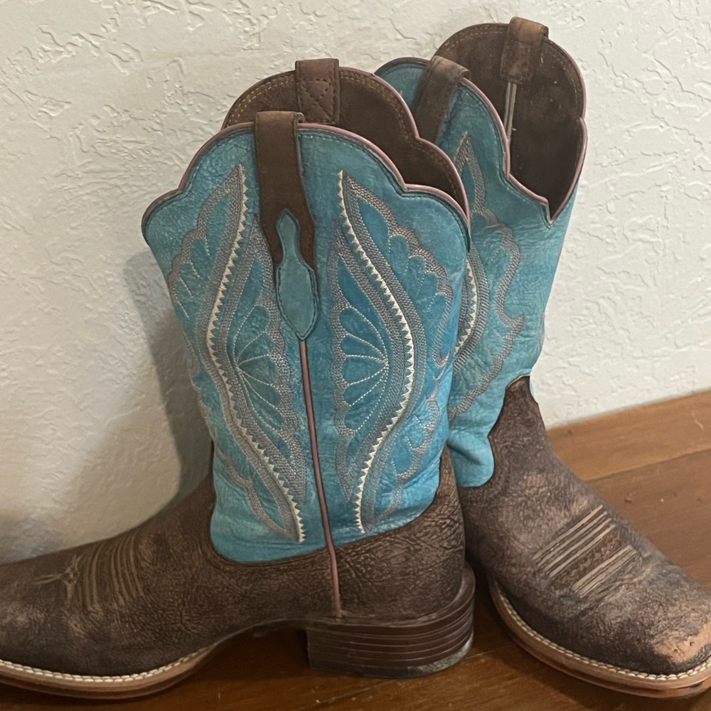 Ariat Brown Leather Cowboy Boots with Turquoise Shaft - Picture 2 of 8